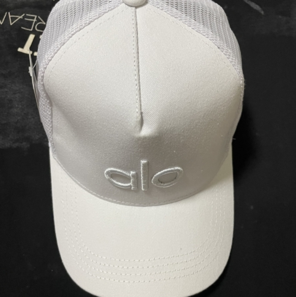 ALO Yoga Classic White Mesh Hat
